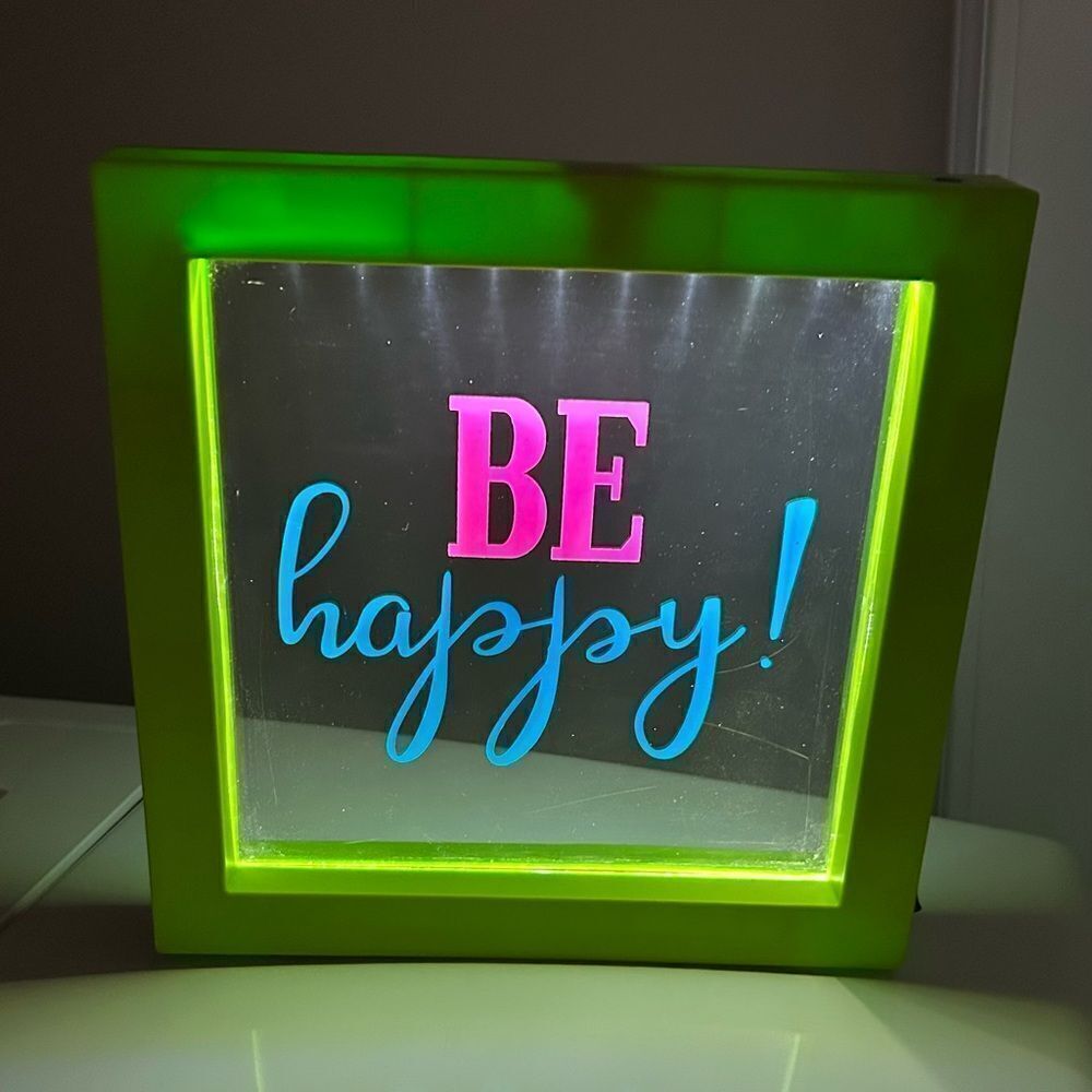 PREOWNED … “Be Happy” Light Up Wall Decor